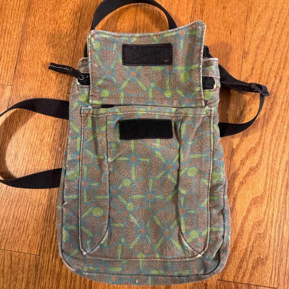 KAVU Small Green and Black Bag - Picture 4 of 5